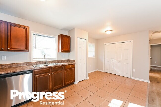 Building Photo - 1644 E Woodberry Ave