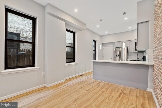 Building Photo - 1718 Edgley St