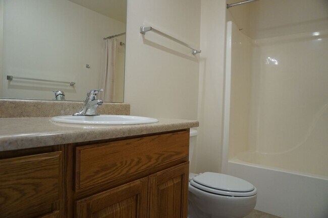 Building Photo - Beautiful Pleasant Grove 6 Bedroom With Mo...