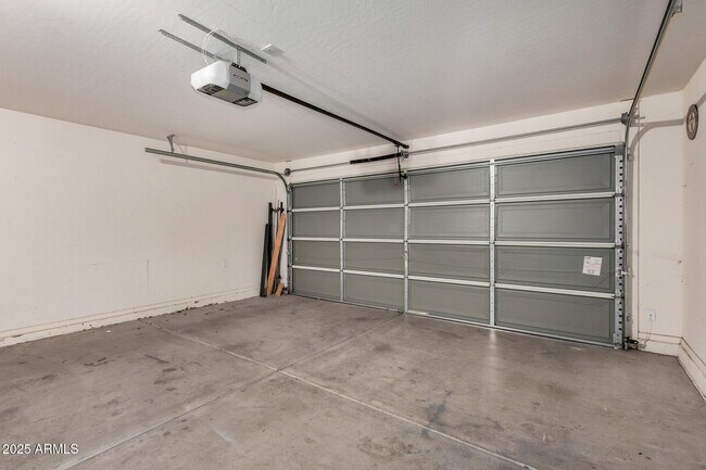 Building Photo - 16165 W Mauna Loa Ln