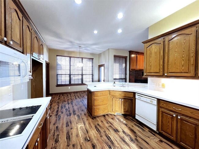 Building Photo - 113 S Mustang Rd