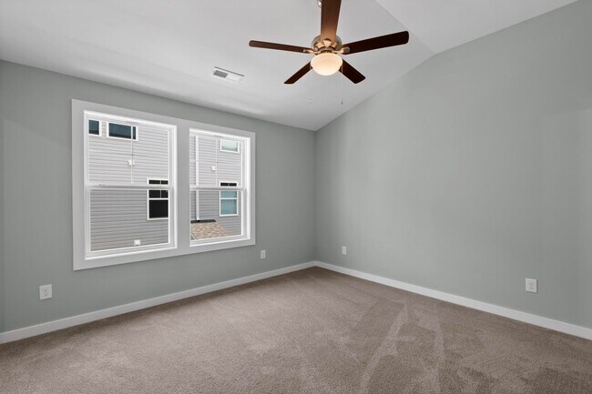 Building Photo - Coastal Townhouse For Rent!