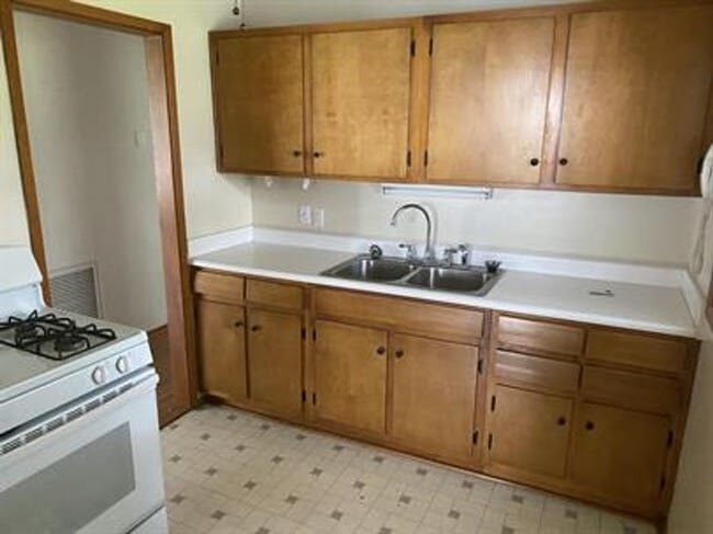 Building Photo - Charming 3 Bedroom, 2 Bath Home Near UAH!