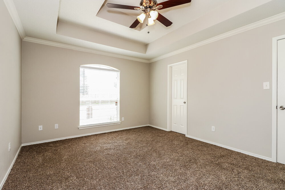 Building Photo - 2844 Claremont Dr