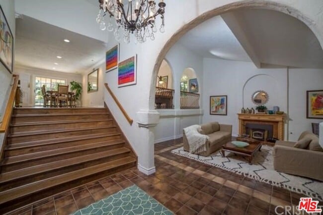 Building Photo - 4949 Palomar Dr