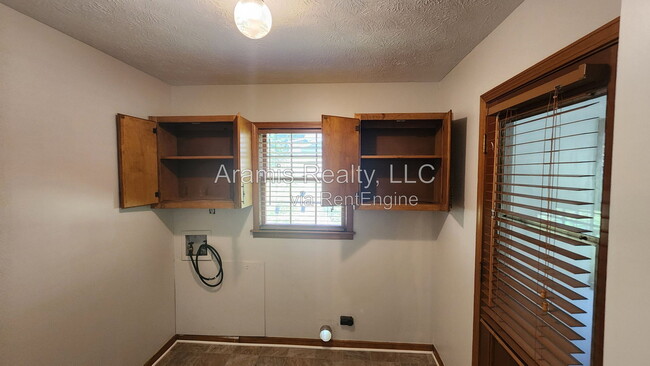Building Photo - 829 Bradford Ct SW