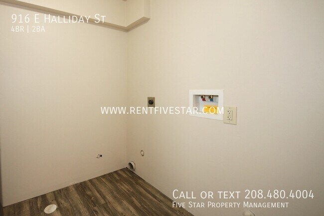 Building Photo - 916 E Halliday St