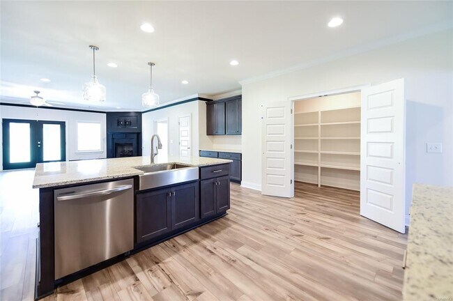 Building Photo - 1270 Charleston Dr