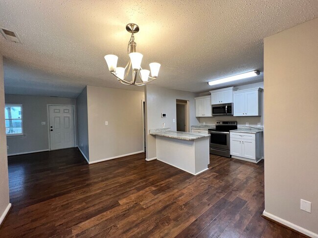 Building Photo - Four bedroom home in Norfolk - Beautiful Backyard