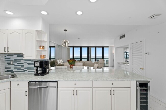 Building Photo - 9900 S Ocean Dr