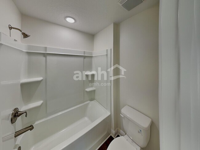 Building Photo - 1238 Sky Lks Dr