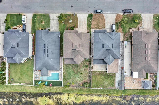 Building Photo - 12237 Woodview Dr