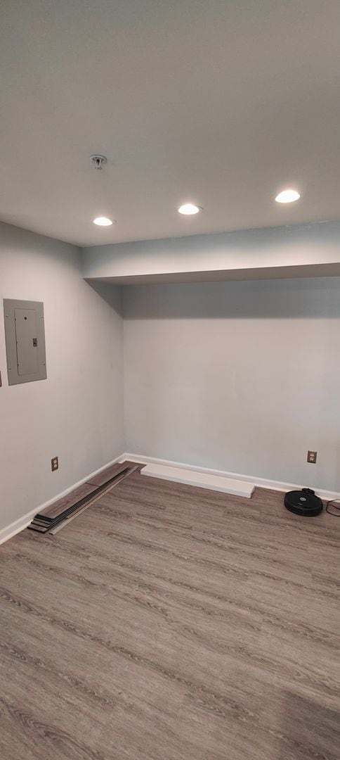 Building Photo - Rent special! 1 BR/ 1 BA Fabulous Two-Level Condo in Bristol Village Available Now!