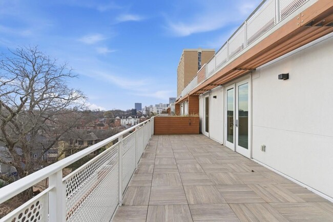 Building Photo - 775 Juniper St NE