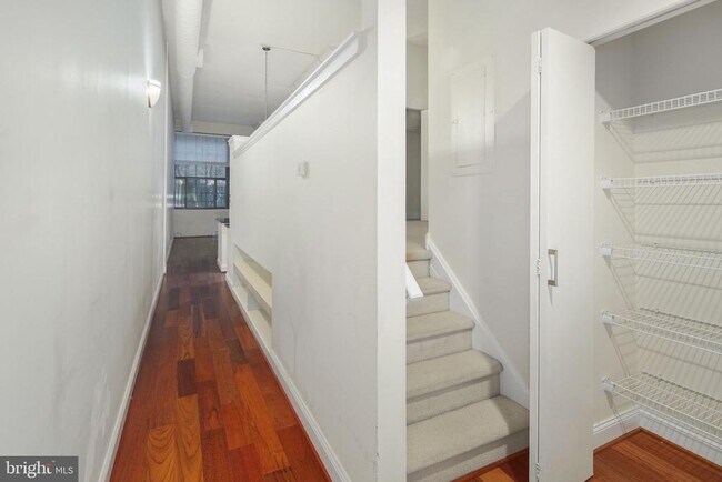 Building Photo - 2429 Locust St