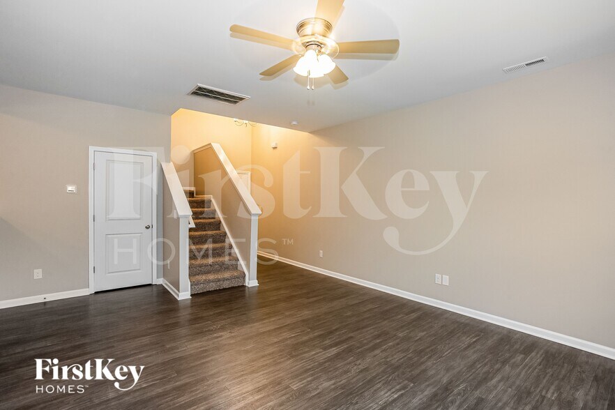 Building Photo - 12527 Gotland Rd