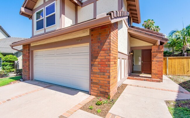 Building Photo - Wonderful 3BR/2.5BA La Costa Home!!!