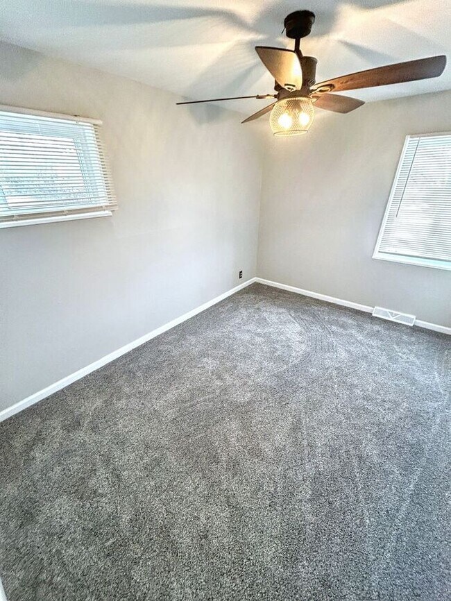 Building Photo - Charming 3-Bedroom Home with Modern Comfor...