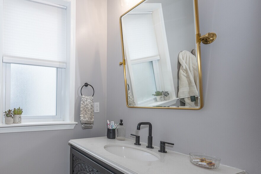 Building Photo - 759 N Judson St