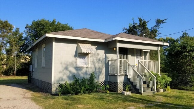 Building Photo - 1214 Teal St
