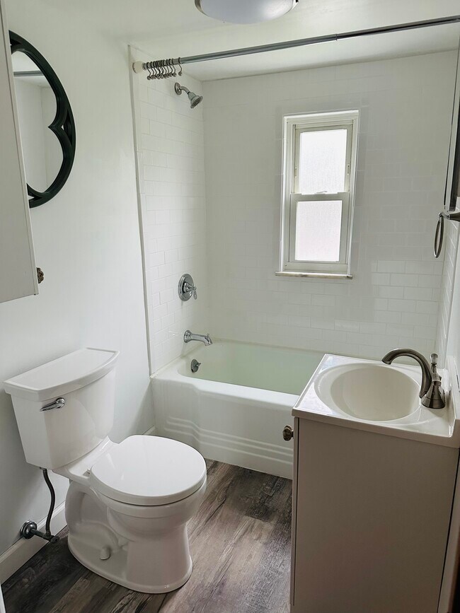 Building Photo - 1420 Collins Ave