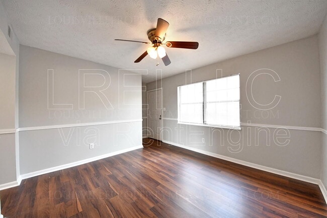 Building Photo - 621 Westport Rd