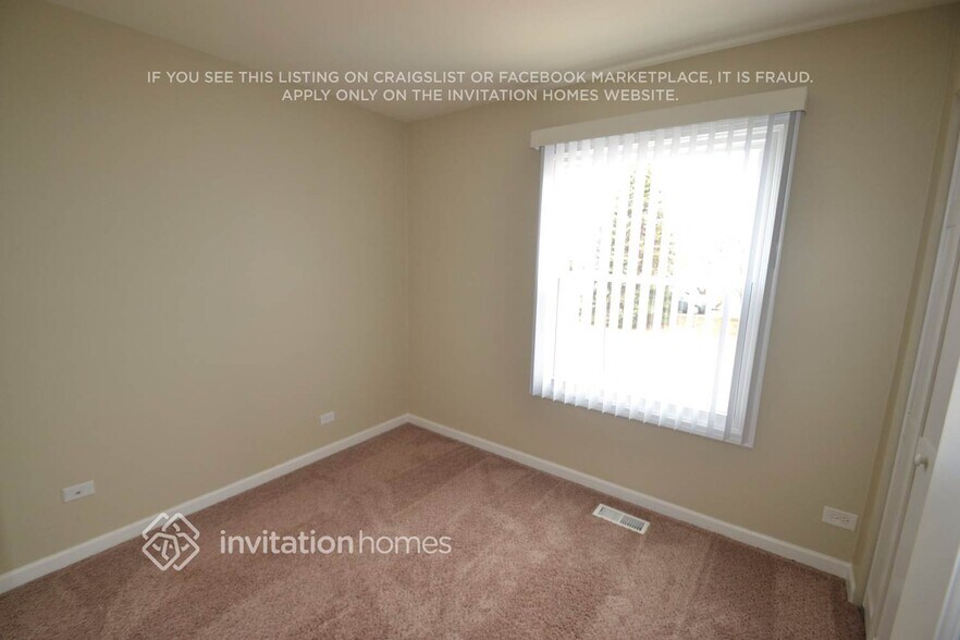 Building Photo - 30W078 Maplewood Dr