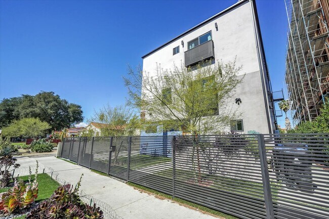 Building Photo - 14541 Weddington St