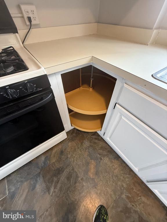 Building Photo - 3254 Valley Dr