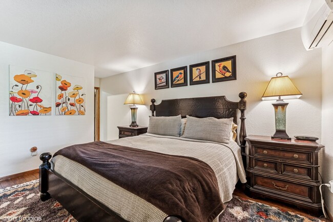 Building Photo - Whitefish River furnished Townhome