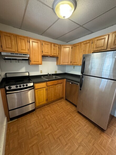 Building Photo - 591 Beacon St