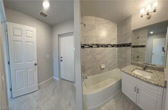 Building Photo - 4334 SW 9th Pl