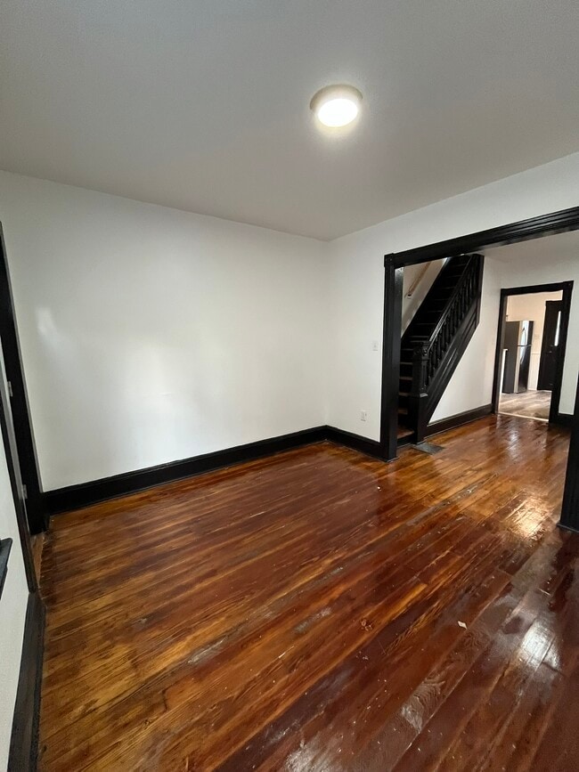 Building Photo - 726 Sassafras St