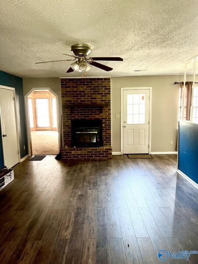 Building Photo - 3808 Timbercrest Dr NW