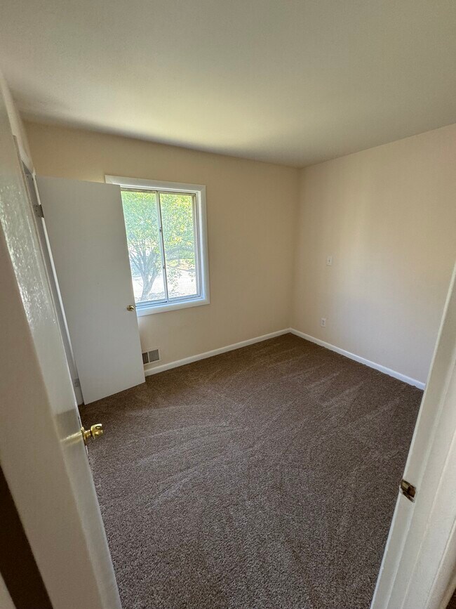 Building Photo - 205 Kerby Pky