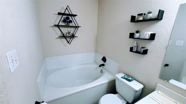 Building Photo - 2911 Ribbon Creek Way