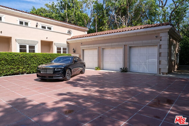 Building Photo - 407 Robert Ln