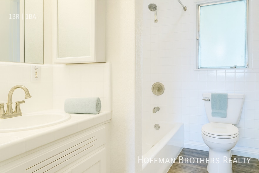 Building Photo - 4847 Slauson Ave