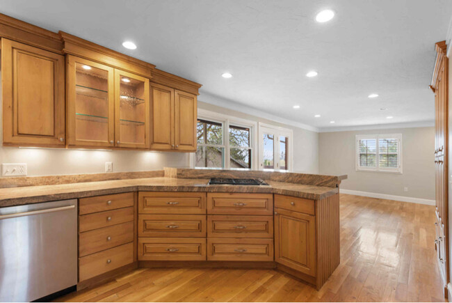 Building Photo - 3528 S 900 E