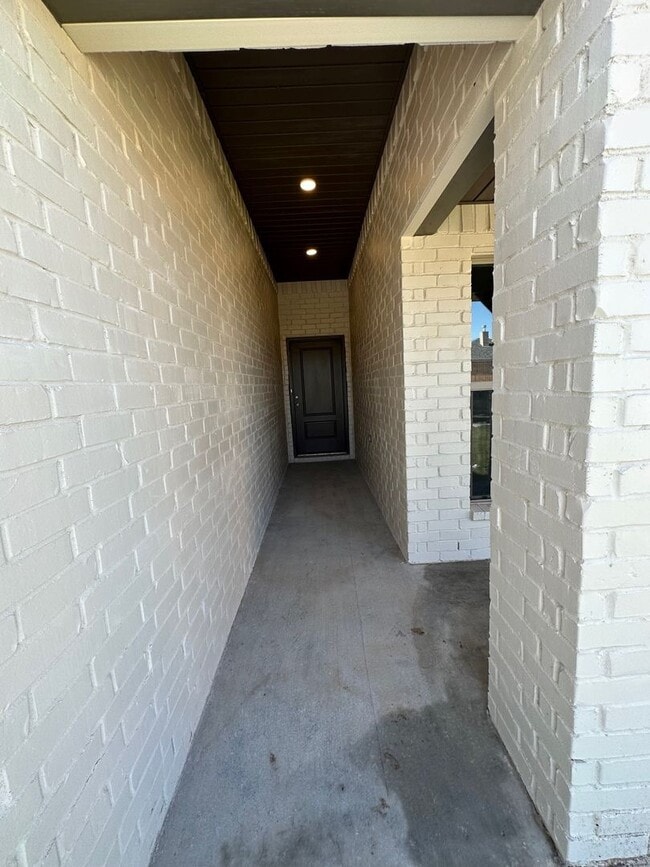 Building Photo - Brand new in The Meadows!