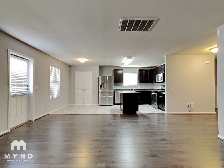 Building Photo - 1811 Artem Ct