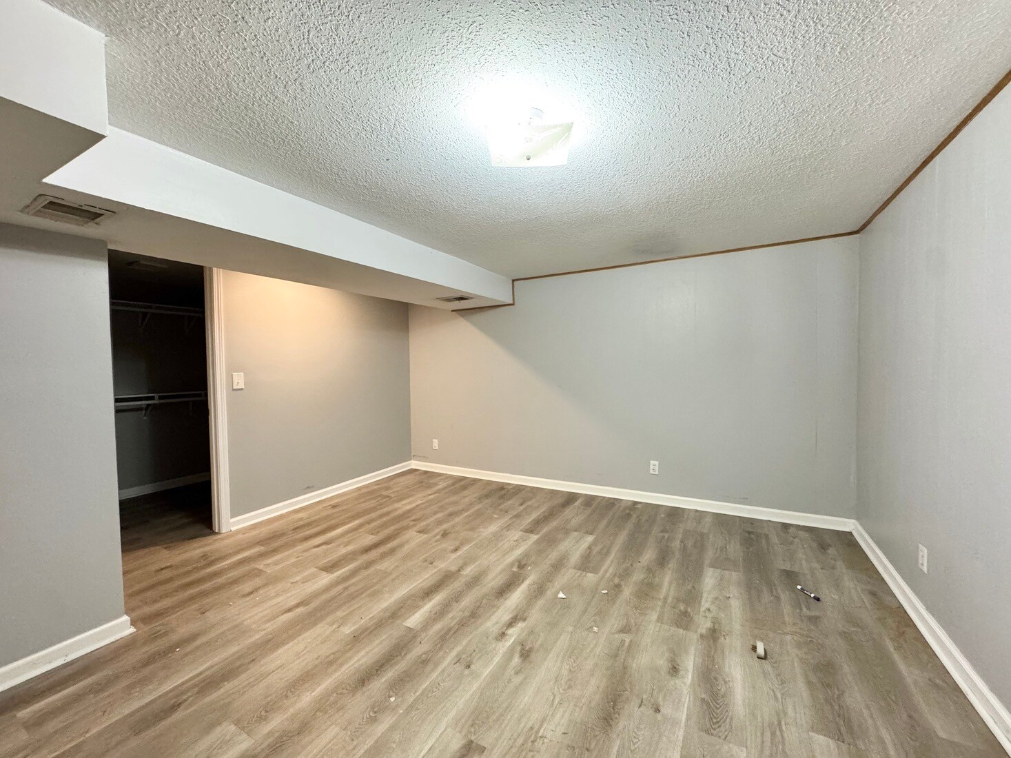 Building Photo - 3640 N Walnut St