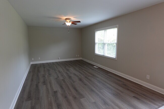 Building Photo - 1259 Knollwood Cir