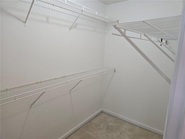 Building Photo - 3243 Oak Vista Way SW