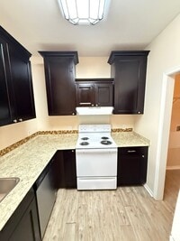Building Photo - $200 OFF FIRST MONTHS RENT! - The Preserve at Temple Terrace