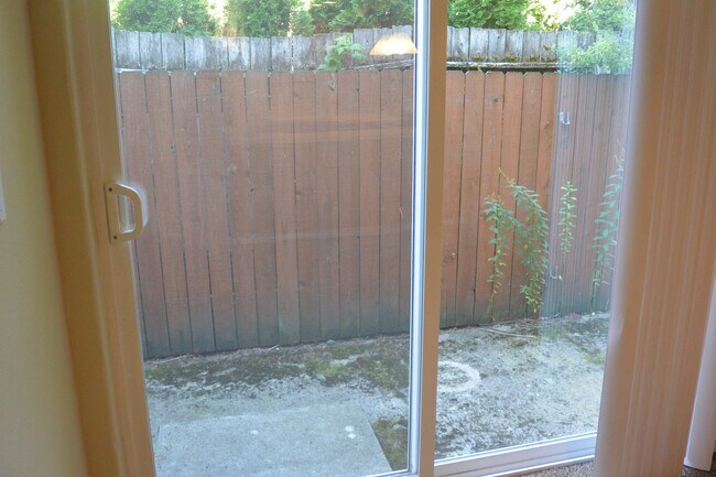 Building Photo - 5546 NE 89th Ave