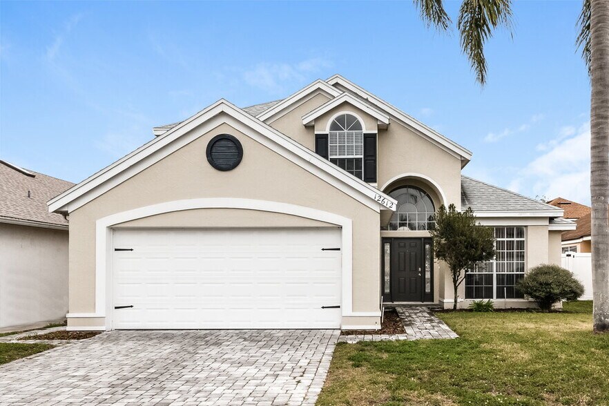 Primary Photo - 12612 Belrose Ave