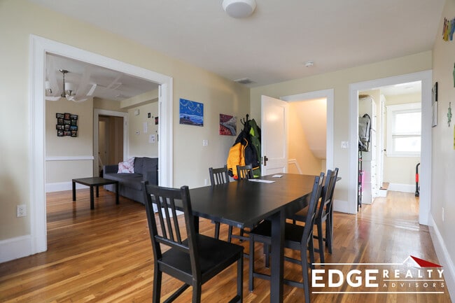 Building Photo - 34 Matchett St