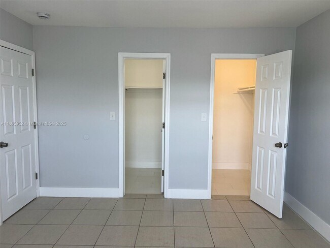 Building Photo - 3071 NW 43rd St