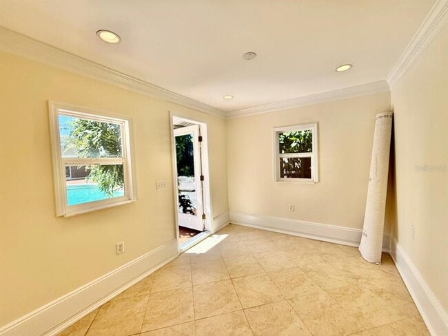 Building Photo - 3103 Cocos Rd